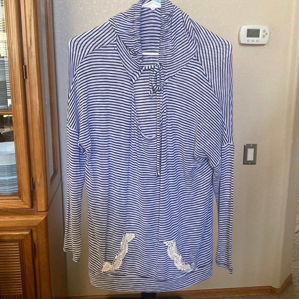 Maurices lightweight sweatshirt
